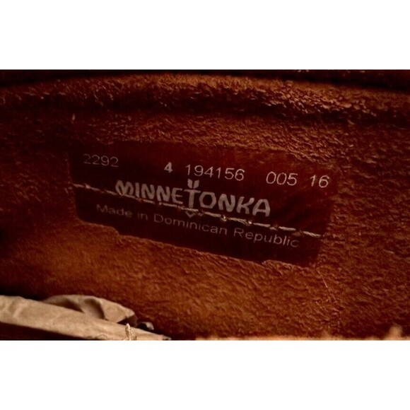 MINNETONKA Girls VTG Brown Double Fringe Moccasin Hard Sole Suede Boot Size 4 - Picture 8 of 9